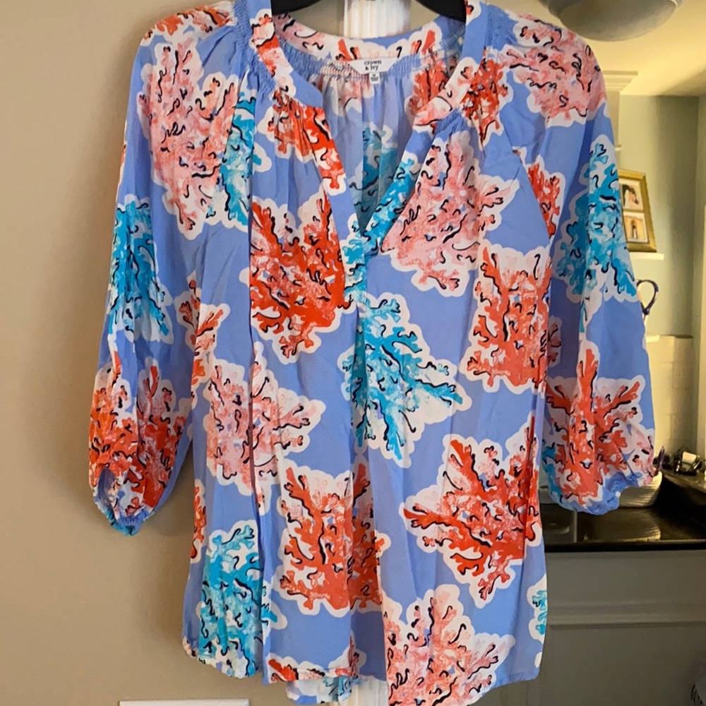 Crown and Ivy Blouse size M